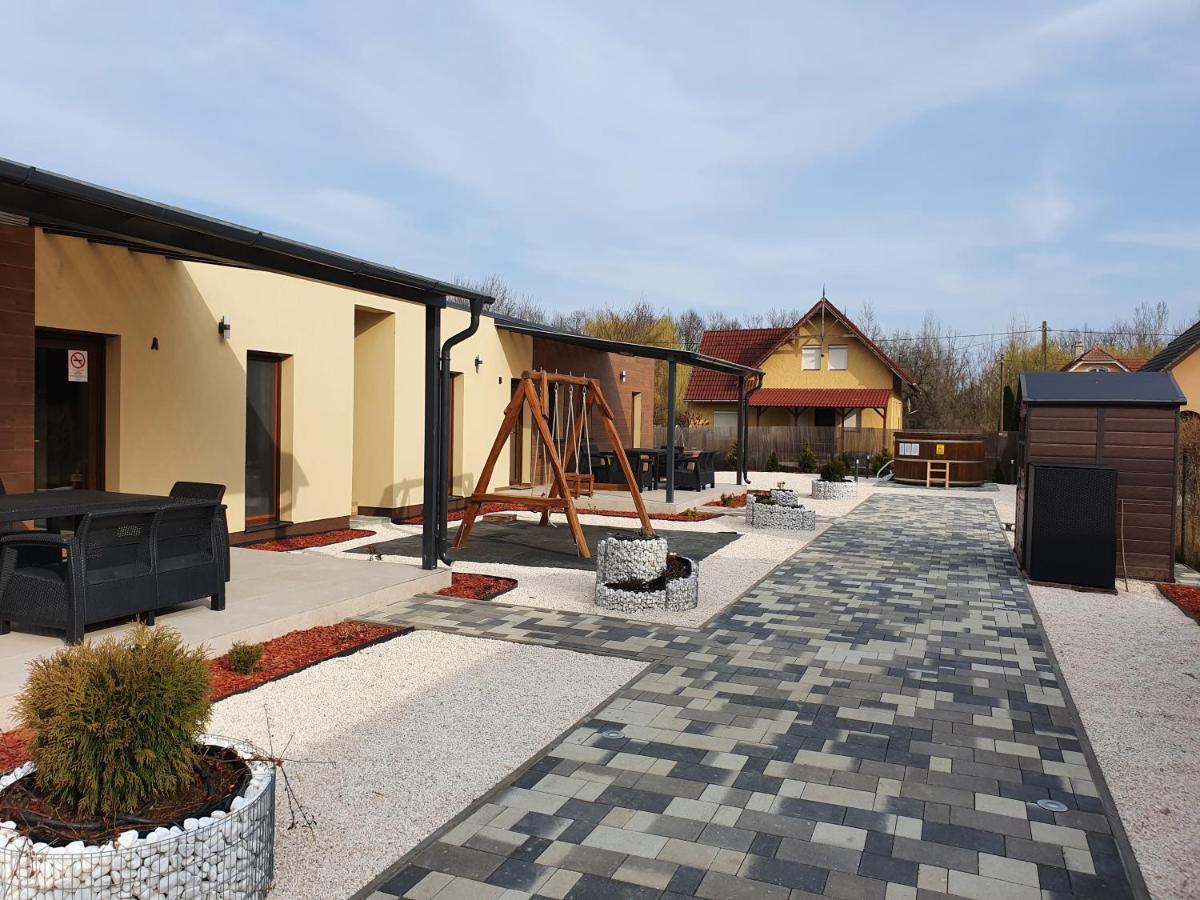 H&H Apartments Poroszló المظهر الخارجي الصورة
