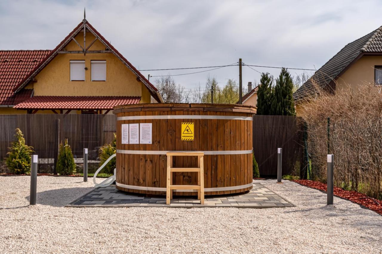 H&H Apartments Poroszló المظهر الخارجي الصورة